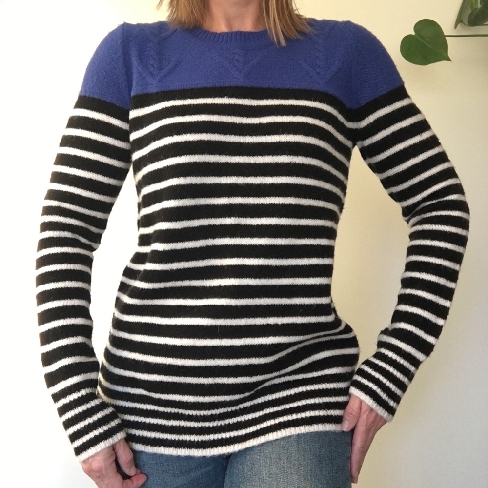 EUC GAP Striped Colorblock Pullover Sweater, size Medium ❤️